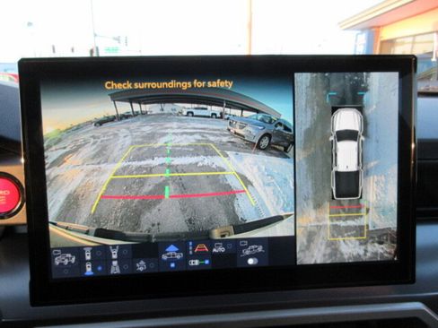 Used 2025 Toyota Tacoma TRD Off-Road image 25