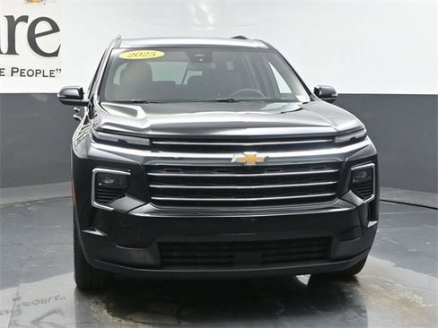 Used 2025 Chevrolet Traverse LT image 52