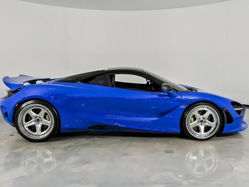 Used 2024 McLaren 750S Spider RWD image 18