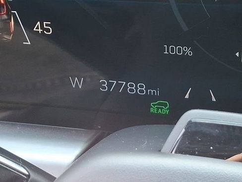 Used 2024 Cadillac Lyriq Luxury image 17