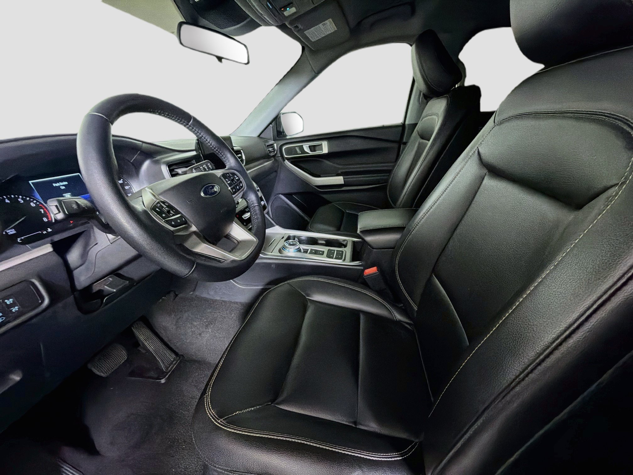Used 2020 Ford Explorer XLT w/ Equipment Group 202A RWD image 13