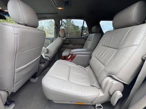 Used 2005 Toyota Sequoia Limited image 23