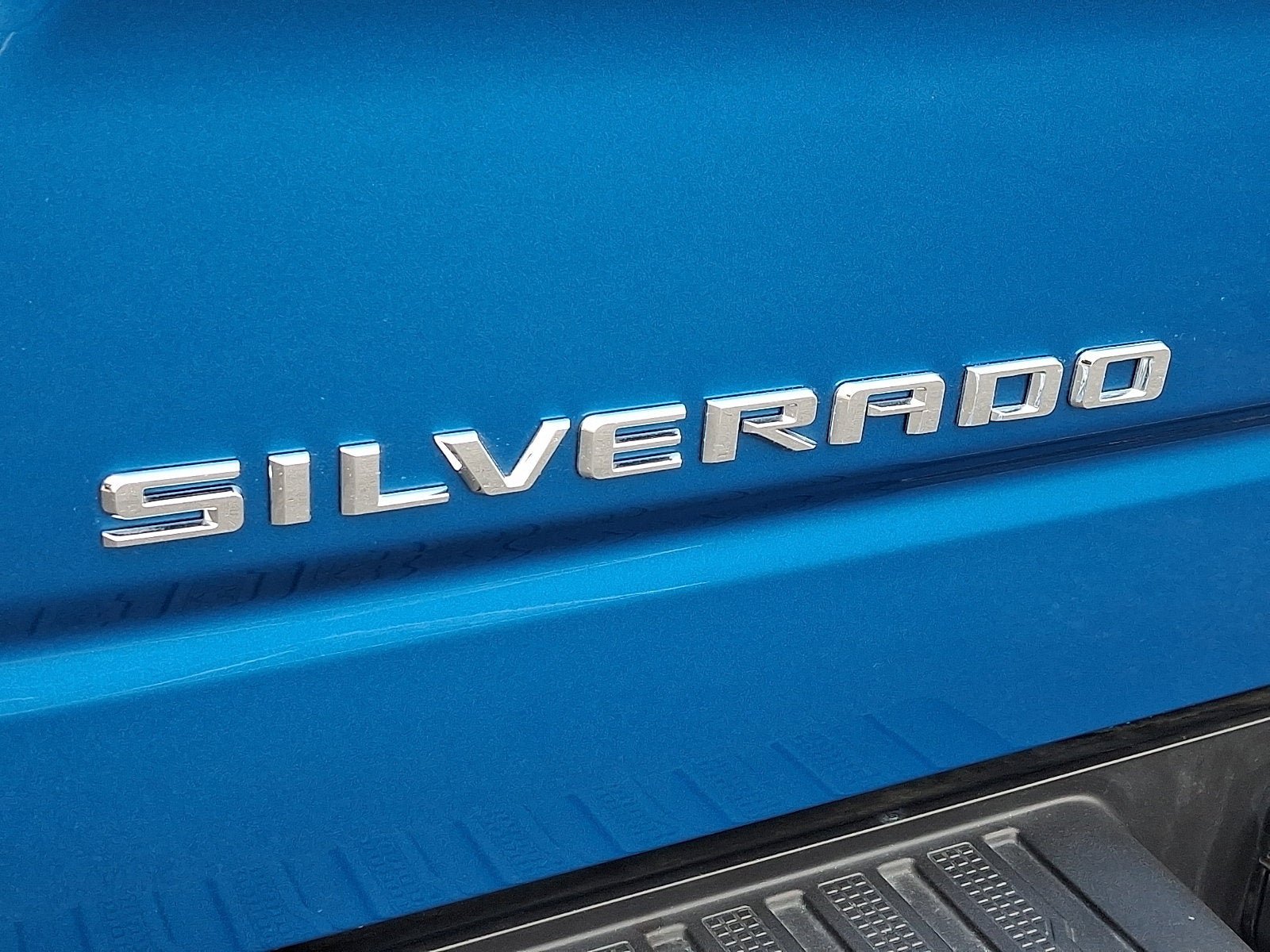 Used 2023 Chevrolet Silverado 1500 LT AWD/4WD image 29