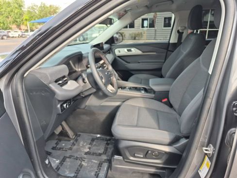 Used 2025 Ford Explorer Active RWD image 11