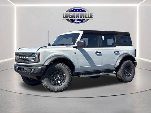 New 2026 Ford Bronco Badlands AWD/4WD image 1