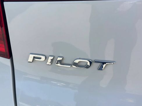 Used 2017 Honda Pilot Elite image 10