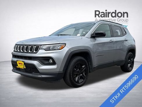 Used 2024 Jeep Compass Latitude AWD/4WD image 3
