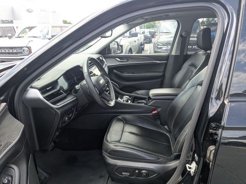 Used 2023 Jeep Grand Cherokee 4WD 4xe image 25