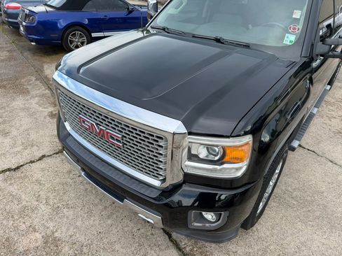 Used 2016 GMC Sierra 2500 Denali w/ Driver Alert Package AWD/4WD image 9