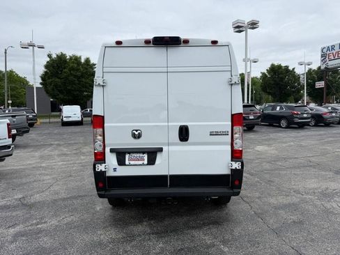 Used 2024 RAM ProMaster 2500 FWD image 8