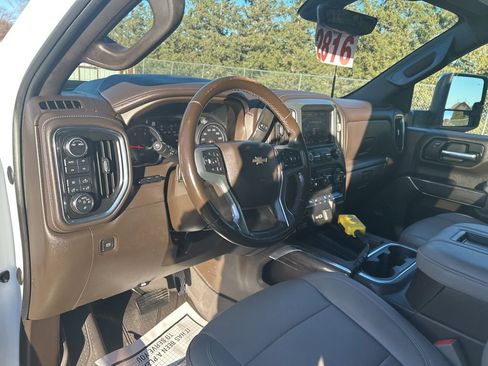 Used 2022 Chevrolet Silverado 2500 LTZ w/ LTZ Convenience Package image 15