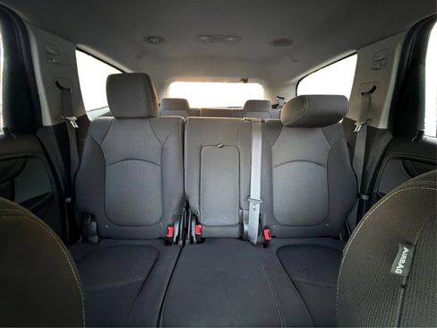 Used 2015 Chevrolet Traverse LT FWD image 18
