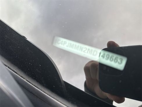 Used 2021 Jeep Cherokee Latitude Lux w/ Comfort/Convenience Group image 33