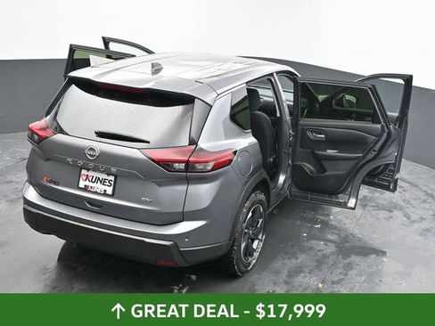 Used 2024 Nissan Rogue SV image 66