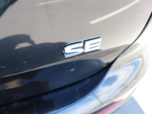 Used 2024 Mitsubishi Outlander SE image 7