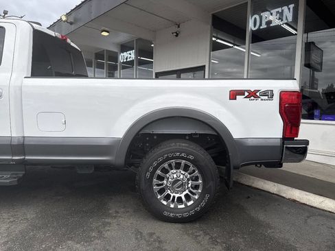 Used 2022 Ford F250 Lariat w/ Lariat Ultimate Package AWD/4WD image 4