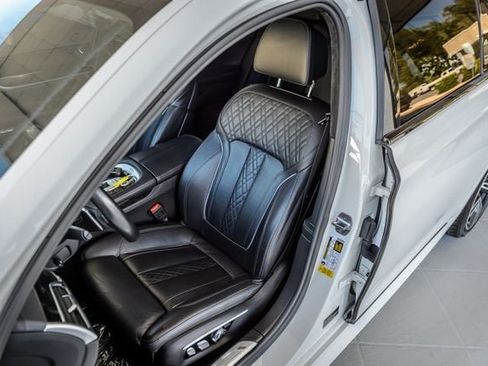 Used 2017 BMW 740i RWD image 39