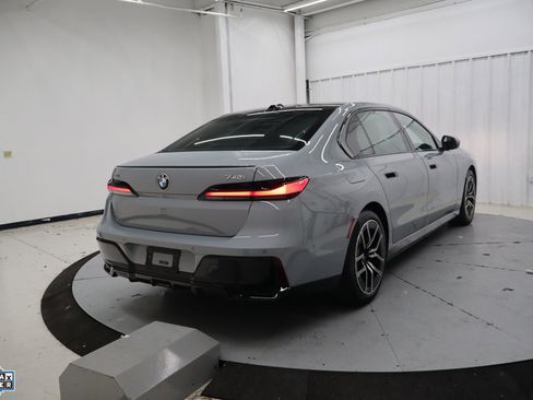 Used 2026 BMW 740i xDrive AWD/4WD image 4