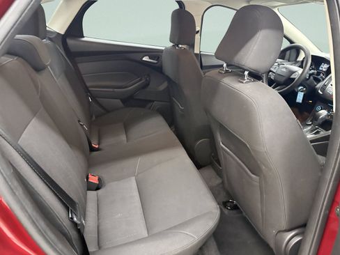Used 2017 Ford Focus SE FWD image 22