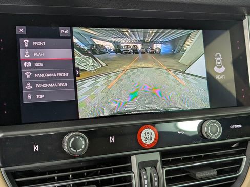 New 2026 Porsche Macan image 32