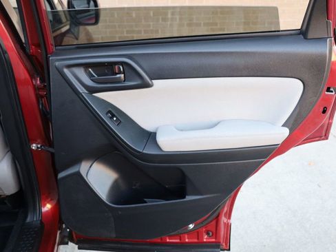 Used 2015 Subaru Forester 2.5i Premium image 16