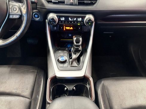 Used 2019 Toyota RAV4 Limited w/ Advanced Technology Package AWD/4WD image 28