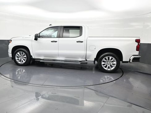 Used 2023 Chevrolet Silverado 1500 Custom RWD image 2
