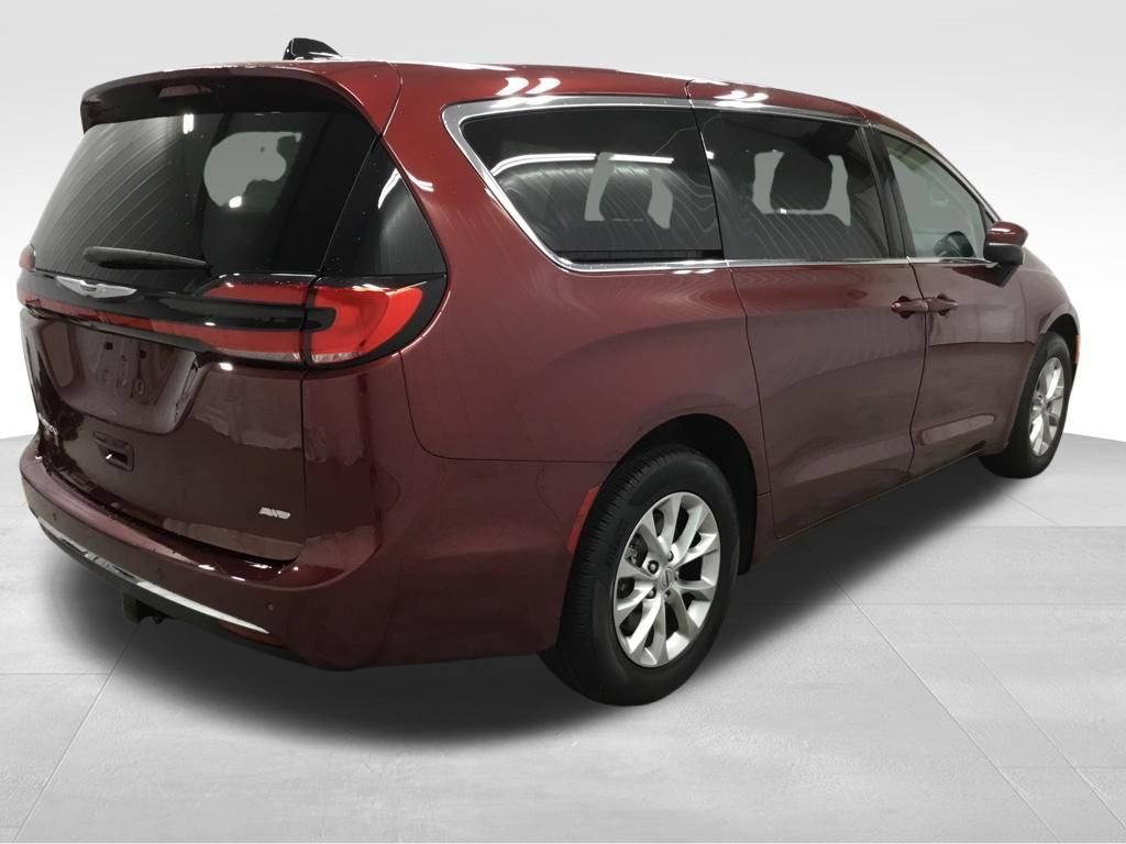 Used 2023 Chrysler Pacifica Touring-L AWD/4WD image 42
