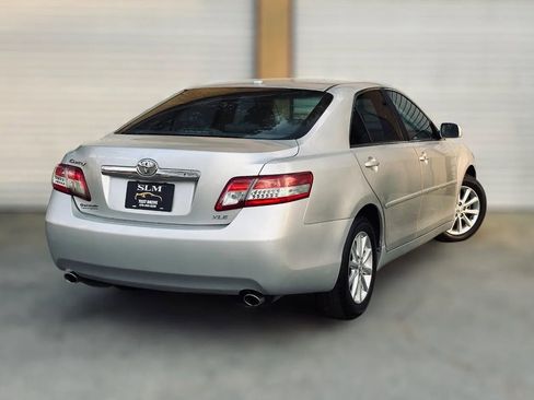 Used 2011 Toyota Camry XLE w/ XLE Extra-Value Pkg #1 FWD image 12