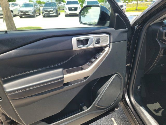 Used 2023 Ford Explorer Limited w/ Equipment Group 301A RWD image 24