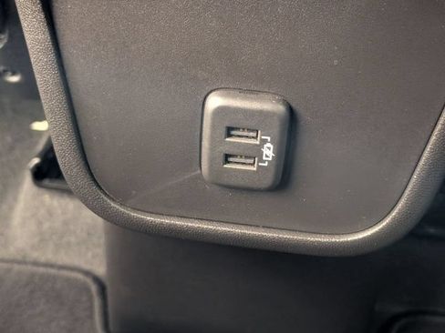 Used 2024 Chevrolet Equinox LT FWD image 25
