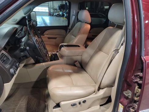 Used 2014 GMC Sierra 2500 Denali w/ Suspension Package, Off-Road AWD/4WD image 14