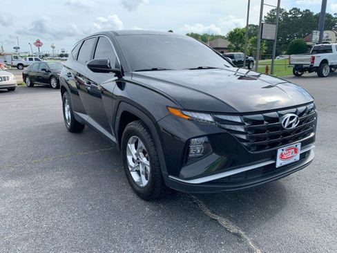Used 2023 Hyundai Tucson SE AWD/4WD image 3