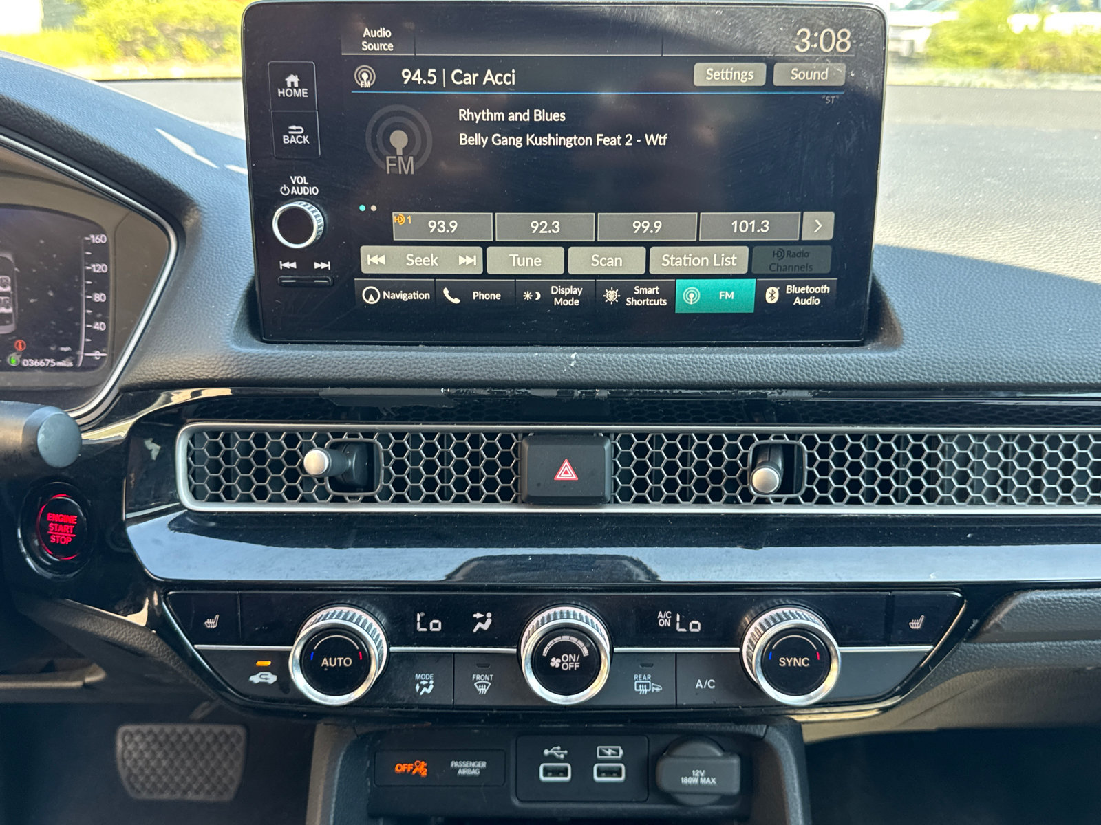 Used 2022 Honda Civic Touring image 27