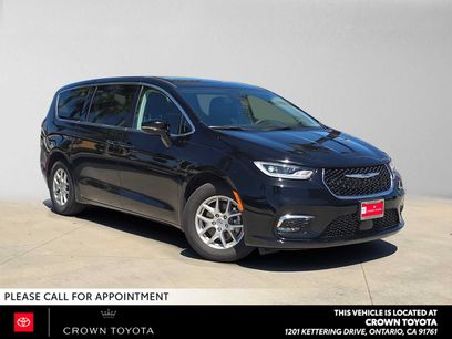 Used 2024 Chrysler Pacifica Touring-L