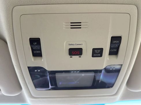 Used 2016 Lexus ES 350 w/ Premium Package w/Wood Trim FWD image 14