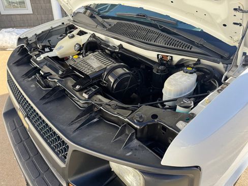 Used 2011 Chevrolet Express 3500 image 28