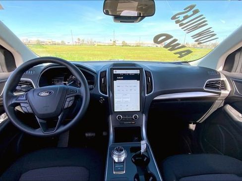 Used 2022 Ford Edge SE w/ Black Appearance Package image 14