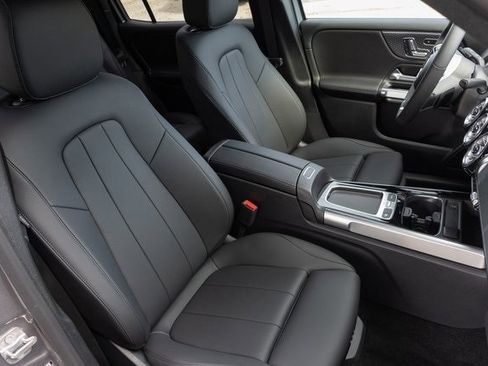 Certified 2025 Mercedes-Benz GLB 250 4MATIC image 21