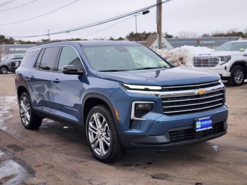 New 2026 Chevrolet Traverse LT w/ LPO, Floor Liner Package image 7