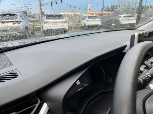 Used 2025 Toyota RAV4 LE image 34