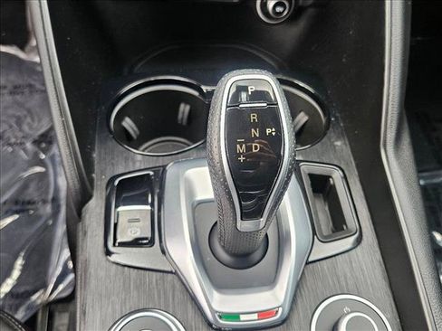 Used 2020 Alfa Romeo Giulia w/ Nero Edizione RWD image 12