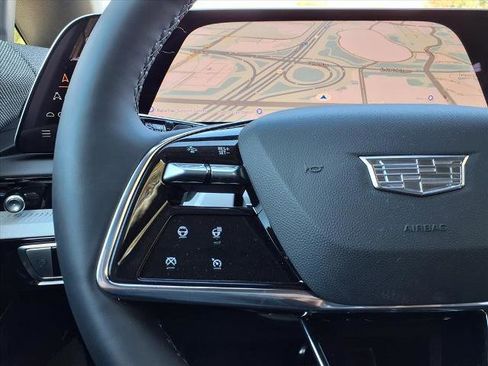 New 2026 Cadillac Optiq Luxury 1 image 18