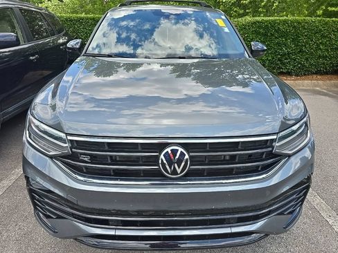 Used 2023 Volkswagen Tiguan SE R-Line FWD image 3