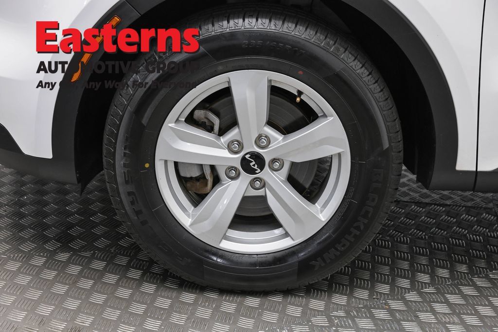 Used 2023 Kia Sorento LX FWD image 30