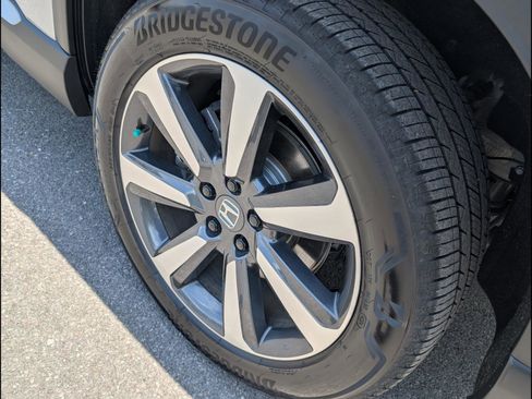 Certified 2025 Honda Pilot Touring image 21