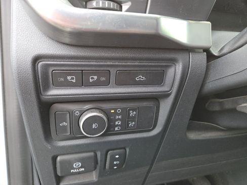 Used 2021 Ford F150 Lariat w/ Equipment Group 501A Mid image 12