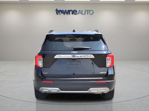 Used 2023 Ford Explorer XLT w/ Equipment Group 202A AWD/4WD image 4