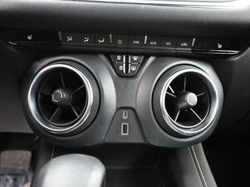 Used 2023 Chevrolet Blazer LT image 19