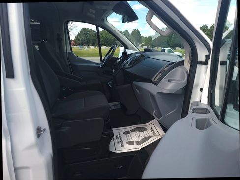 Used 2017 Ford Transit 150 XL RWD image 11